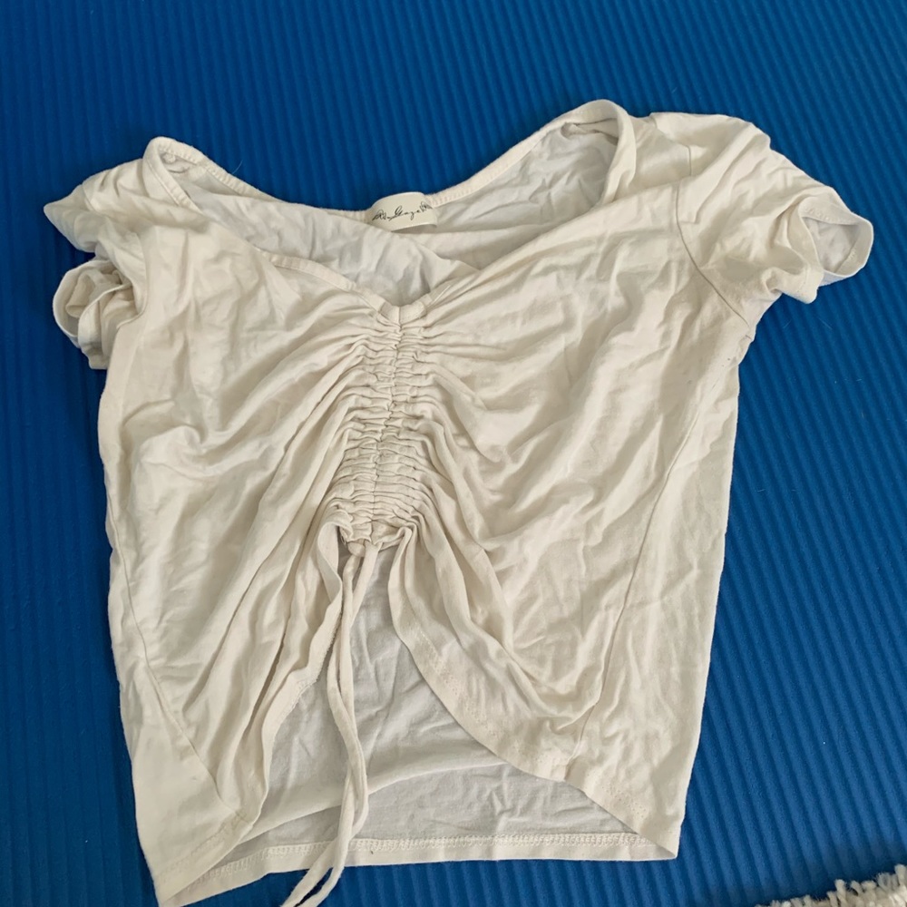super cute white crop top!